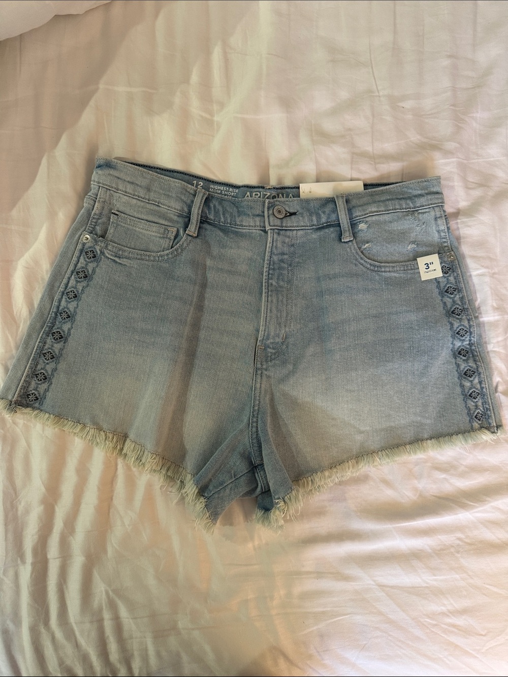 Arizona High-Rise Light Wash Denim Shorts with Frayed Hem Mom shorts 12 new!